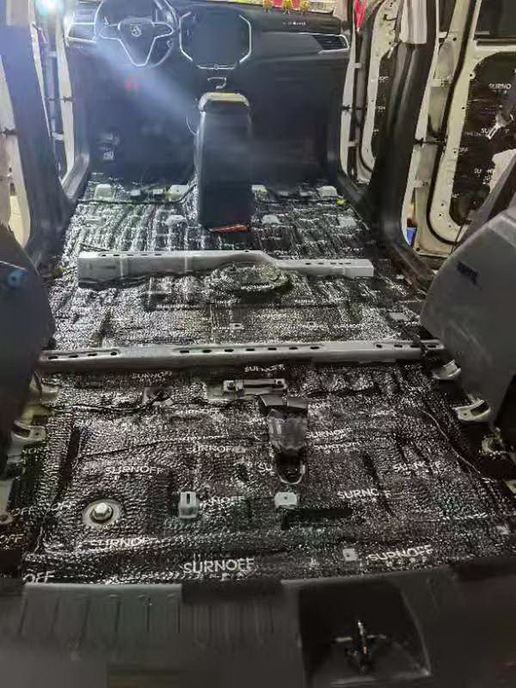 10，使用SU200减震胶对汽车底盘做止振处理.jpg