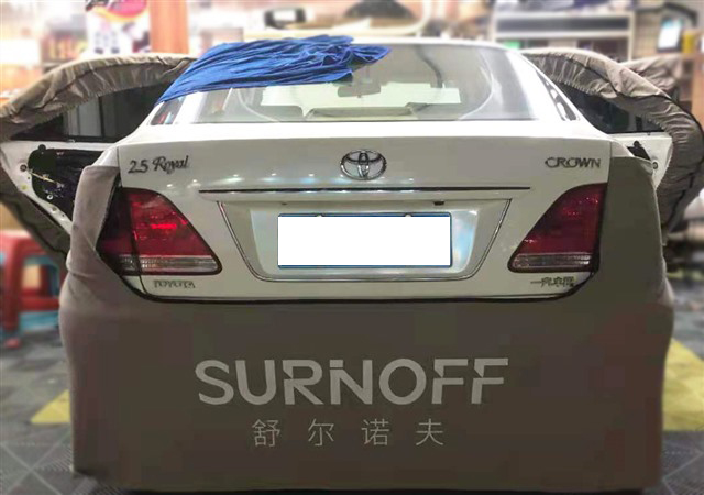 2隔音前，对车身进行保护.jpg