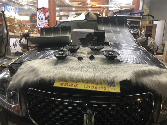 1改装车型——13代皇冠.jpg