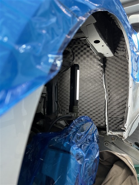 2-2轮弧最后使用SR150高弹棉进行填充，减少行驶中钣金共振而产生的噪音.jpg